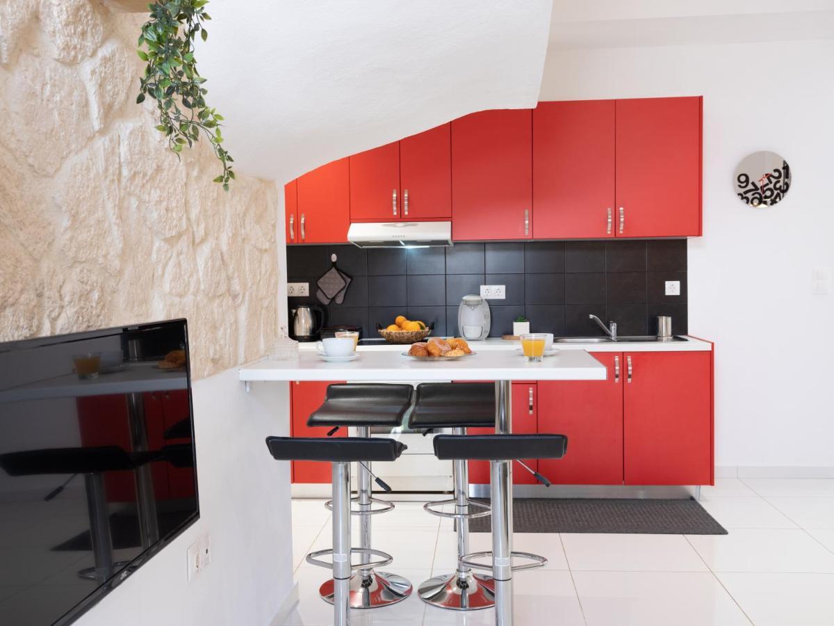 Palm House Near Airport Apartment *