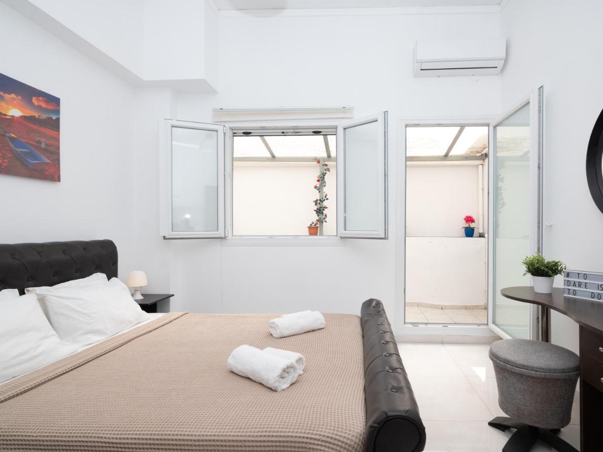 Palm House Near Airport Apartment